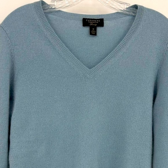 Charter Club Luxury Cashmere Blue V-neck Sweater Size M - Picture 2 of 5